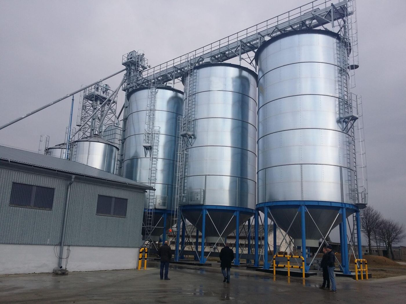 Silos et unité de production construits clé en main